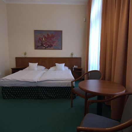 Hotel Westend Marianske Lazne Luaran gambar