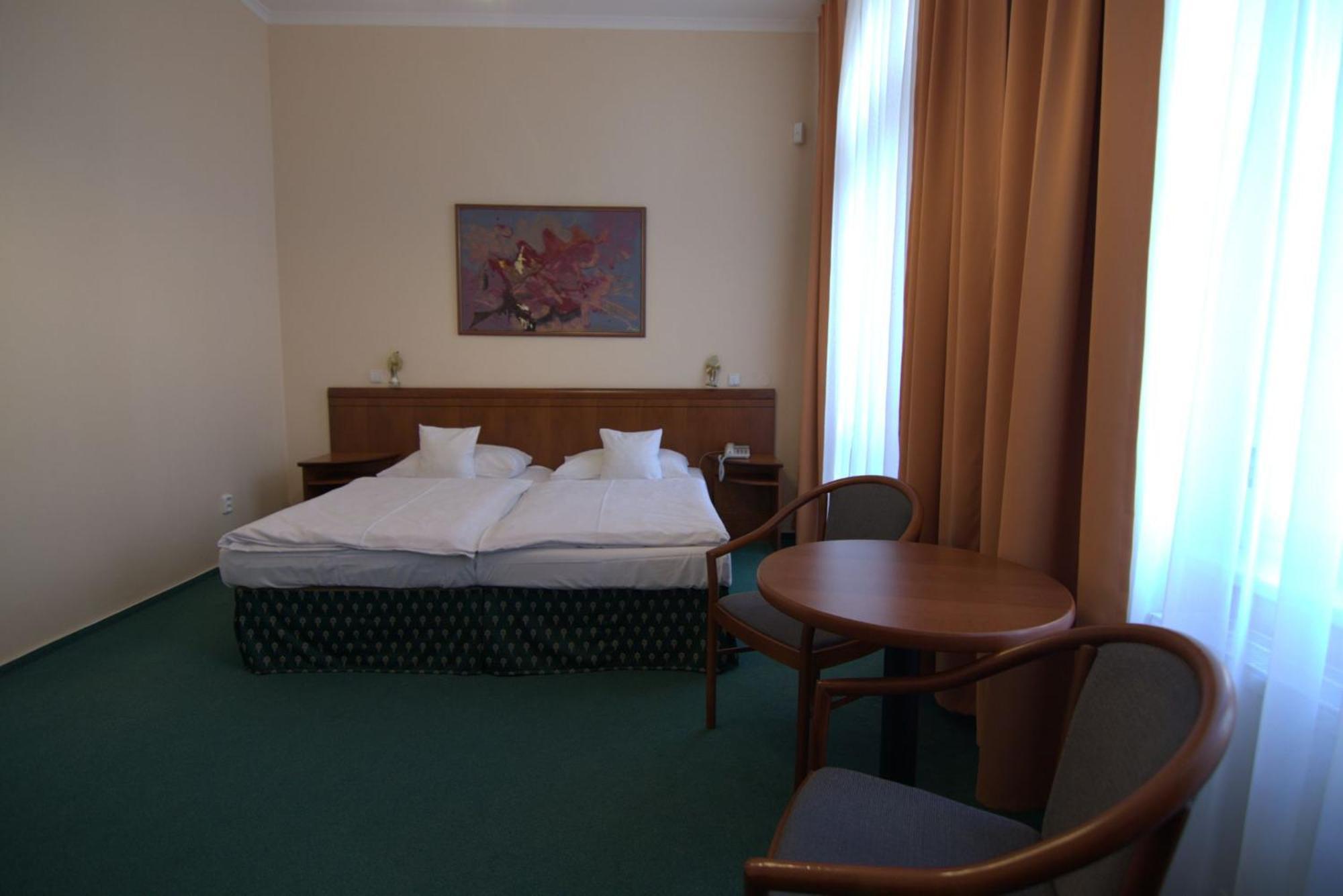 Hotel Westend Marianske Lazne Luaran gambar